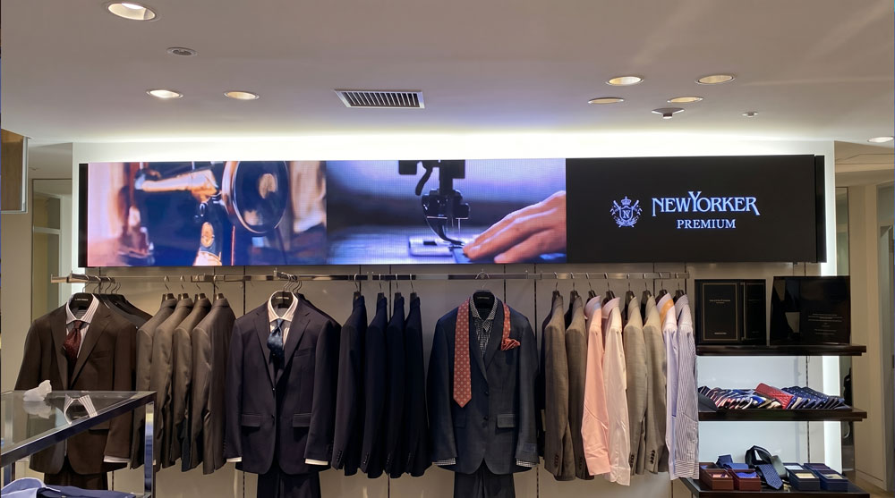 東京有楽町「NEWYORKER-BERKLEY 阪急メンズ東京店」様|屋内LEDビジョン施工実績